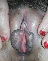 分享在手机里发现的47岁骚逼守寡亲妈的艳照0