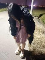 带骚批路边露出2