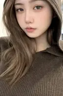 【山东极品骚货 李雪 开房被男友彻底征服 跪地深喉按头猛插调教沉沦 性爱全过程曝光】 山东姑娘李雪平时自拍看着清淡，跟男友开房后完全另一副样子。进门没多久就被按着跪下含住，后脑勺被按着往里送，接着换姿势被顶到发软。过程里表情、身体反应都被拍下来，从开始的紧到后来自己往前凑，整段互0