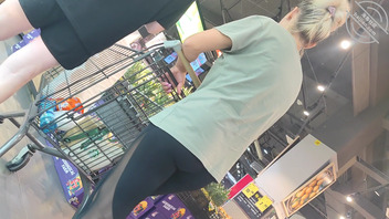 真实偷拍紧身瑜伽裤第四部0