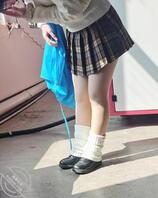 三，小姑娘不舍的买新的，怎么让她出原味赚钱买新丝袜0