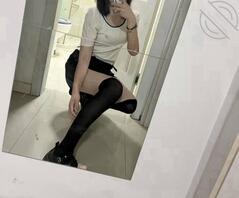 穿这个被哥哥你操，哥哥会舔我的脚吗？