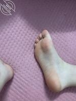 08小甜妹的脚脚真想射上去