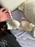 【妹妹日记44】妹妹换衣，我趁机把妹妹的胸罩和内裤拿来给大家看看2