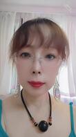 表面端庄的妈妈背地里却穿上女仆装发骚，情趣内衣黑丝丁字裤完美展示蜜桃臀曲1