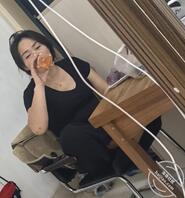 尿在大嫂费喜静最爱喝的东鹏特饮里面，也不知道母猪喝出来怪怪的味道没有？0