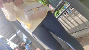 真实偷拍紧身瑜伽裤第五部（3）2