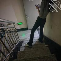 身材巨好的女同事，腿又白又长腰细翘臀胸大。偷拍了几天聊了几天今天出来干1