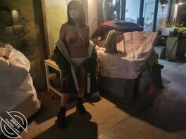 【骚姐姐原创】第一次真实在市场露出,弟弟是我的摄影师2