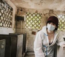 【提高审美】在厕所拍照的女人