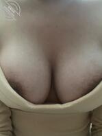 今天拍点奶子，想舔哥哥的大鸡吧然后射到母狗的奶子上1