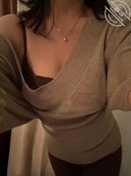 深夜的挑战小游戏继续，继续曝光，丽丽看到哥哥评论骚逼就好痒好想被操。2