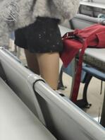 【偷拍】偷拍回归，教室里的眼镜丝袜长腿母狗，女大学生最骚了1