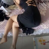 借住在朋友家,喝了酒把朋友的老妈强上,不顾她的反抗还内射了进去……0