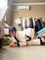 我的高中母狗调教，吃高跟鞋，吃丝袜样样精通