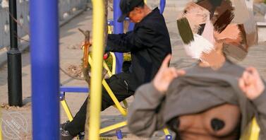 【露出系列】透明情趣内衣公园偶遇健身大爷人前露出