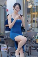 蓝色连衣裙的诱惑0