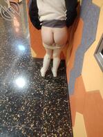 天凉了也不耽误露出今天带骚逼露出露出地点长春摩天活力城