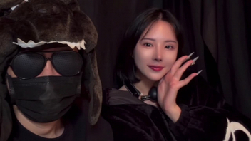 [原创]极品美女莉莉丝做客怪兽房间，大尺度游戏你受的了？！