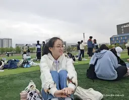 河南极品风骚眼镜婊林洁瑶与男友滚床单大尺度私拍视频流出，学生妹真是能榨精0