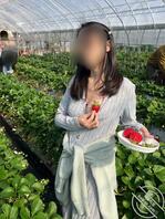 之前去摘草莓露出，居家操老婆