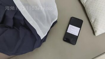 约单男爆操老婆，完美内射，害怕老婆怀孕把老婆骚逼里的精液亲口吸出来