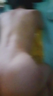 普拉提女神脱得一丝不挂，充满肉欲的身材待开发…….