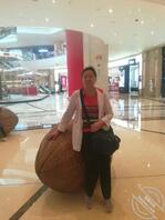 想和妈妈做爱，让妈妈做我的母狗老婆，随时被我操逼