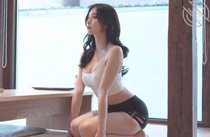 偷拍姐姐，陪韩国姐姐打高尔夫0