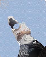 女儿刚过完18岁生日2