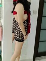 淫妻之旅-首次掰穴展示 + 特写露脸吃鸡巴