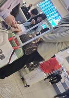 高铁站大白腿美女1
