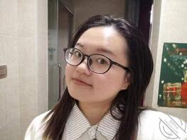 表妹越来越色，寝室里自慰
