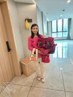 姑姑和伯伯离了婚,现在一个人在外面打工,想等个时间约她出来趁虚而入拿下她1