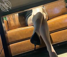 5-桌子下面的诱惑0