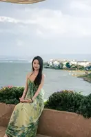 西安05年反差女大 徐燕秋 性感情趣丝足按摩巨根 抬着美腿按在胯下大鸡巴狠狠打桩抽插骚穴 0