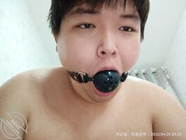 小公狗晚上影院露出1