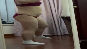老妈在跳健美操