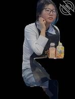 光线有点暗，主要是人太多了，拍摄时间不能太长，所以无法曝光，长得也就那样1