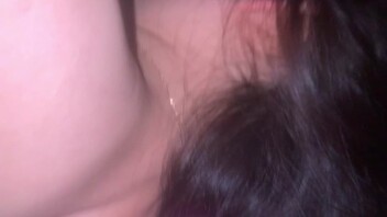 让朋友操老婆，用力过猛，逼操烂了，还内射了