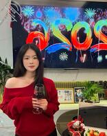 你们的骚妈妈出现~深夜发骚请求陪伴,伦理放到一边,享受此刻。2