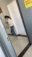 原创偷拍公司大黑逼同事0