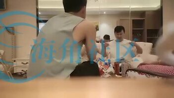 真实4p换妻公司高管，用极品女神老婆换下属大奶老婆完整版经典佳作值得观赏