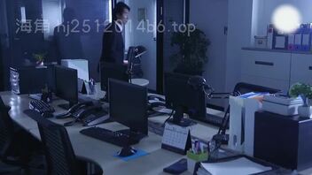 绿帽在桌下偷看妻子被上司干到内射