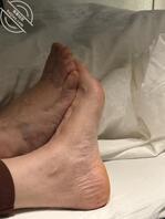 火车卧铺上的脚偷拍