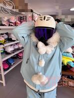 【原创内容133】带妹妹去雪山滑雪,屁股被惨摔,又菜又爱玩1