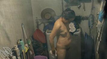 骚妈洗澡1