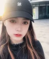 重庆财大新疆母狗❤️夏兹热丽❤️第一次破处口吞脸射视频流出 干完舔精自拍！2