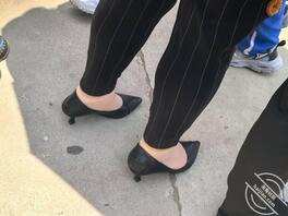 把你真实拍到的熟女短丝袜脚发在评论区2