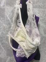 厕所拿妈妈换下来的内裤玩